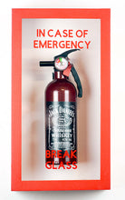 "En cas d'urgence en cas de bris de vitre" Jack Daniels